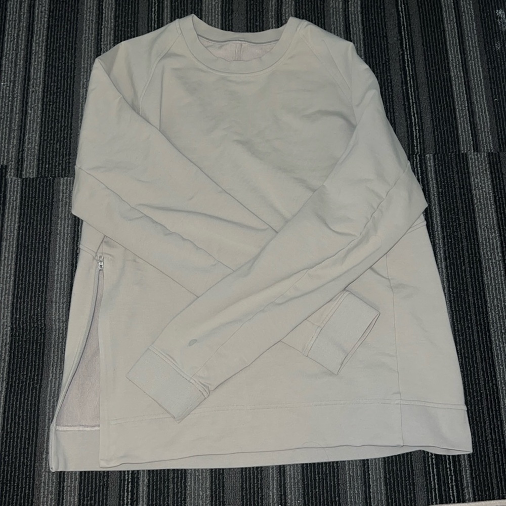 Lululemon Men’s sweater